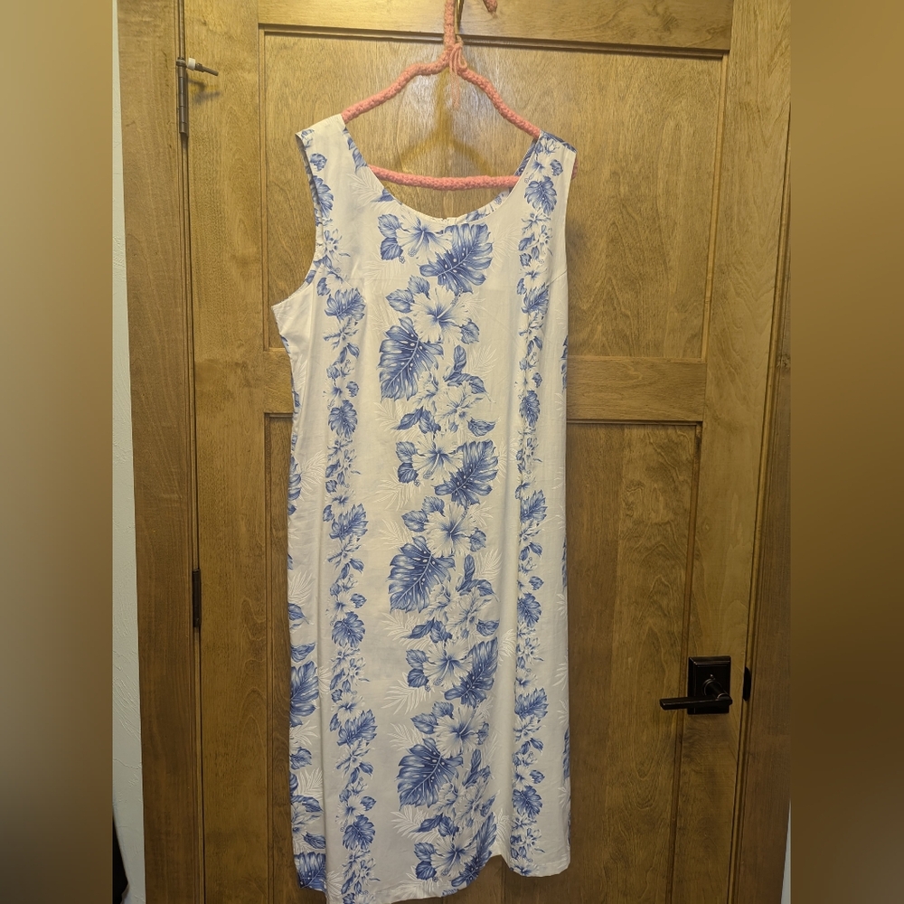 Floral Blue and White Sleeveless Dress, Hawaiian Dress, Size XL